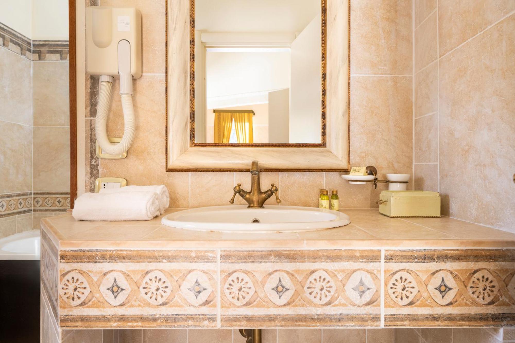Relais Parco Dei Cavalieri Assisi Hotel Petrignano Eksteriør billede